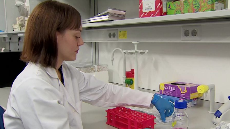 Beatriz investiga para predecir la aparición de colitis inmunomediada por tratamiento oncológico